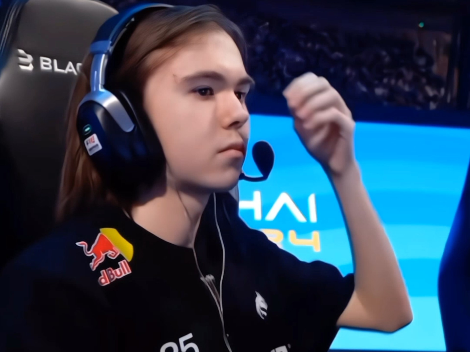 吸引全球亿 吸引全球亿