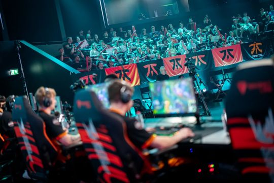 和频繁的客 和频繁的客