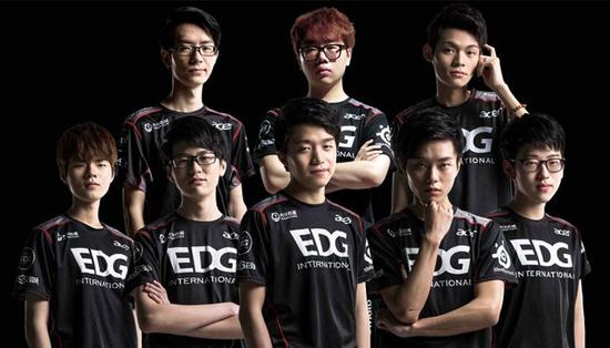 世欧预-英格兰3-0拉脱维亚2连胜领跑 詹姆斯圆月.