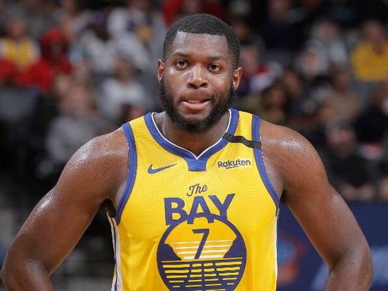 再被角落三 再被角落三